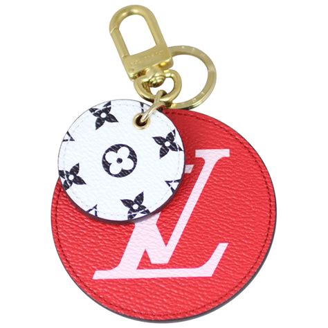 louis vuitton bag charm key holder lv